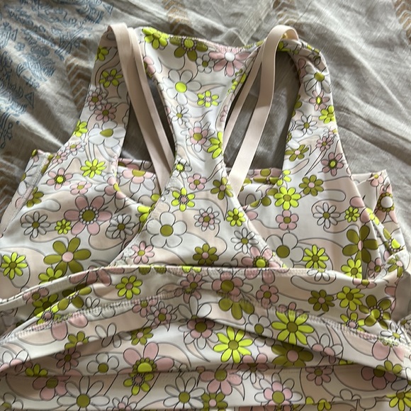 Power hold by Fabletics Set - Picture 3 of 3